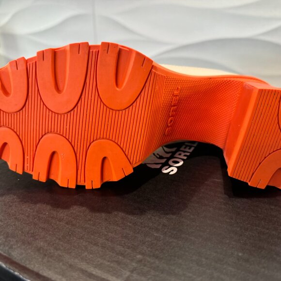 SOREL Brex™ Heel Zip Off-white Leather, /Orange Bottom Size 9.5 (worn twice) - Picture 7 of 10
